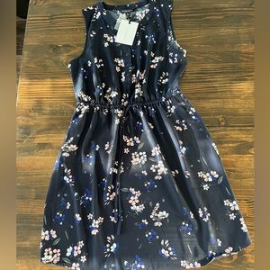 NWT 41 Hawthorn tie waist dress